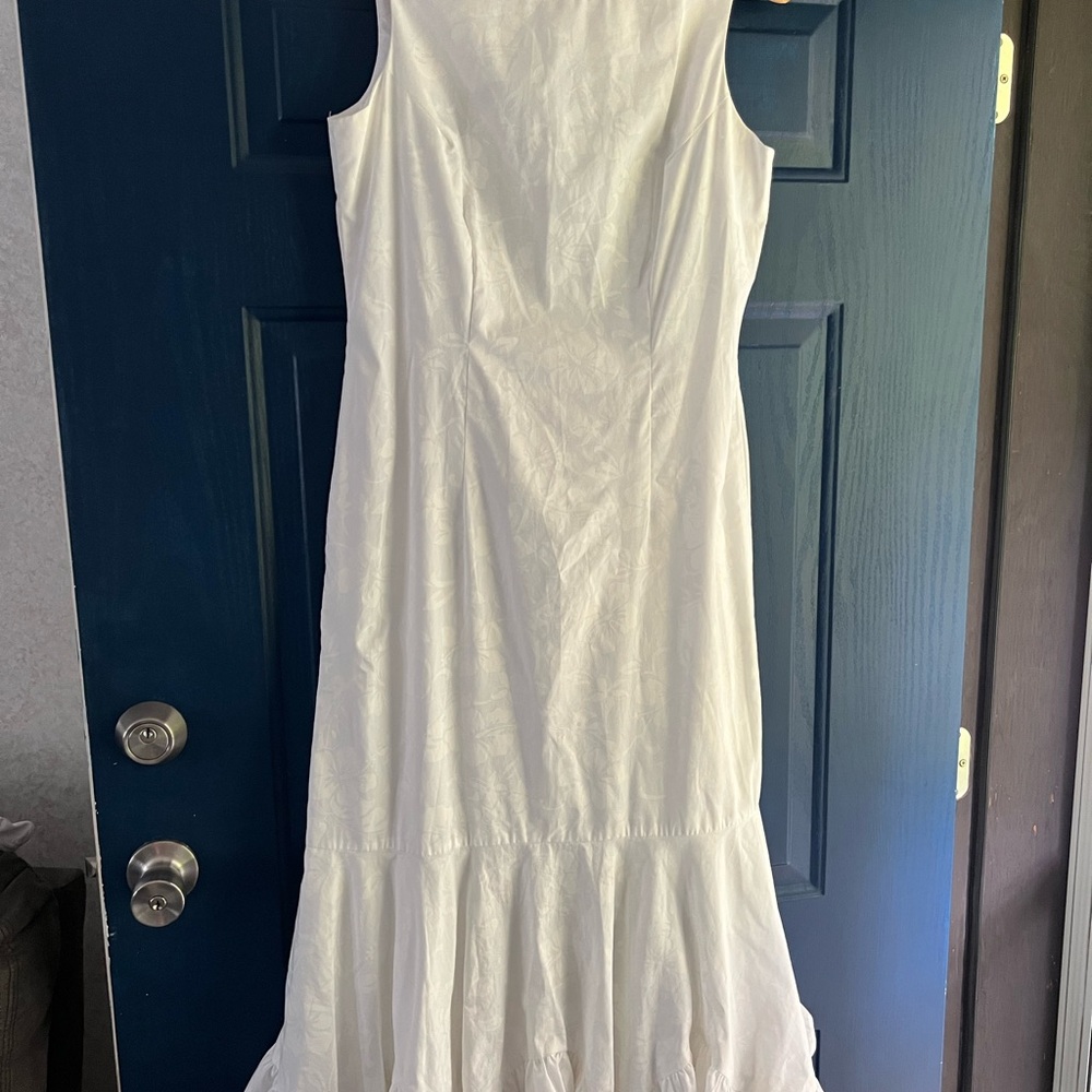 Hilo Hattie White Sleeveless Maxi Dress